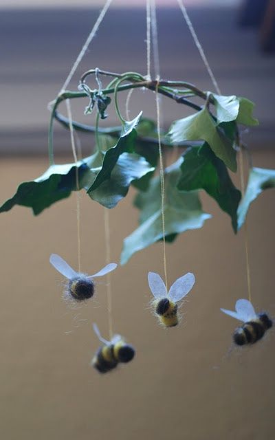 bee mobile ~ really must make one this spring! Bee Mobile, Keeping Bees, Mobile Project, Waldorf Crafts, Nature School, Deco Nature, Nature Table, Incredible Creatures, Golden Sun