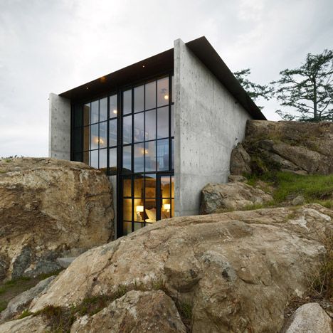 Olson Kundig, Concrete Buildings, Concrete House, House On The Rock, Zaha Hadid, Architecture Exterior, Residential Architecture, Contemporary Architecture, Amazing Architecture