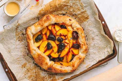 Peach & Blackberry Galette Easy Peach Galette, Peach Blackberry Galette, Puff Pastry Peach Galette, Peach Blueberry Galette Recipe, Blackberry Galette, Blackberry Cheesecake Galette Smitten Kitchen, Apple Galette, Puff Pastry Dough, Peach Slices