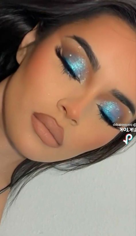 Teal Makeup, Blue Eyeshadow Makeup, Quinceanera Makeup, Applying Eyeshadow, Blending Colors, Prom Eye Makeup, Rave Makeup, Makeup For Black Skin, Eye Makeup Designs