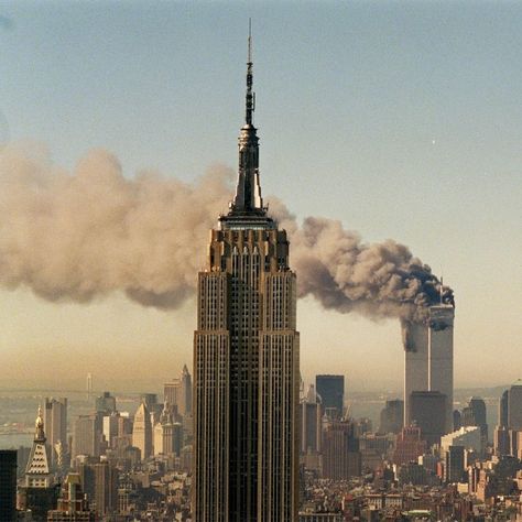 “Reflecting on September 11, 2001,” NYS Museum in Albany: Beginning in 1997, the Lower Manhattan Cultural Council (LMCC) sponsored artist residencies at the World Trade Center. The exhibition includes works by artists who were part of the LMCC's residency programs from 1997 through September 10, 2001, including works that were recreated after being lost in the collapse of the North Tower and works that were created in response to the events of September 11.  http://www.nysm.nysed.gov/ Twin Towers Falling, Powerful Images, Air Force One, Trade Centre, Twin Towers, World Trade, Iconic Photos, World Trade Center, Empire State