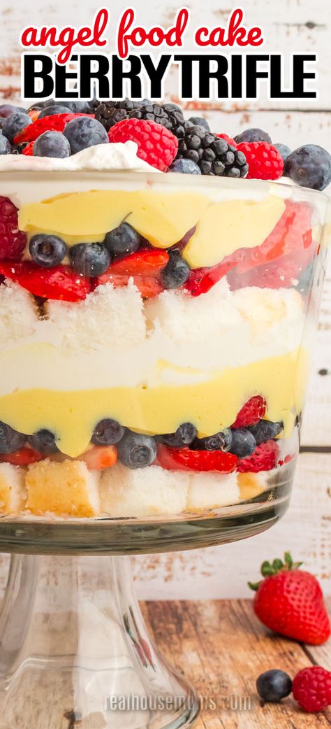 Strawberry Trifle Angel Food Cake Cream Cheese, Pound Cake Trifle, Angel Food Cake Trifle, Cake Trifle, Trifle Dessert Recipes, Angel Food Cake Desserts, Fruit Trifle, Cool Whip Desserts, Blueberry Pound Cake