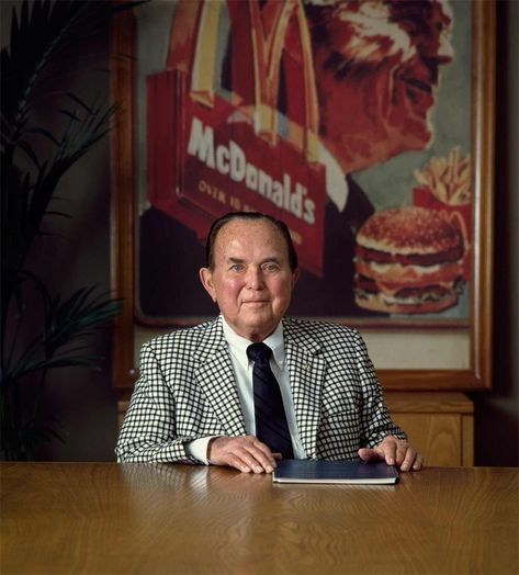 Mcdonalds Fast Food, Ray Kroc, Introverted Thinking, Positive Wallpapers, Hard Work Quotes, Vintage Restaurant, How To Express Feelings, Fast Food Chains, Cargo Pants Women