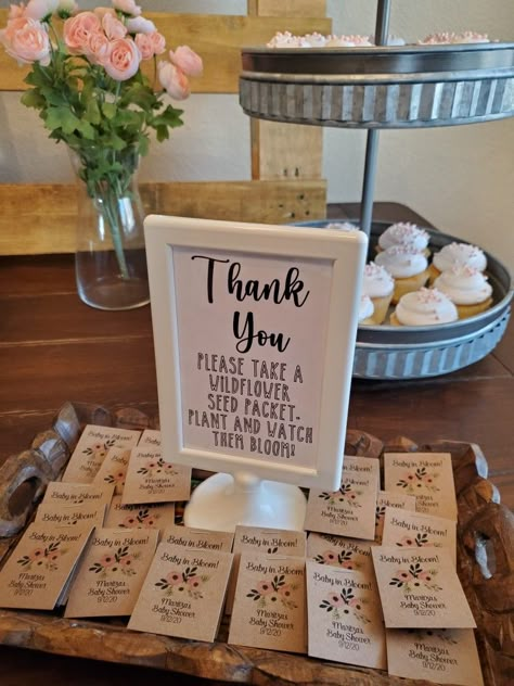 Flower Seed Baby Shower Favors, Baby In Bloom Gift Favors, Baby In Bloom Seed Packet Favors, Wild Flower Party Favors, Flower Seed Party Favors, Wild Flower Shower Ideas, Love In Full Bloom Party, Udderly In Love, Wildflower Baby Shower Table Decorations