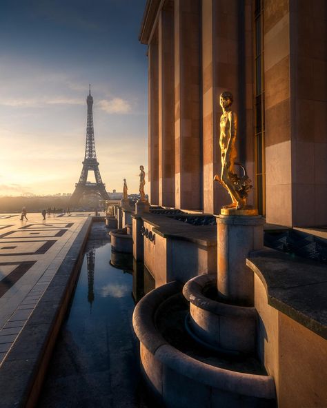 Interesting Photo of the Day: Paris in Gold Surreal Scenes, Paris Photo, Free Photography, Unique Photography, Paris Photos, Beautiful Photos Of Nature, City Photography, Urban Photography, Photography Techniques