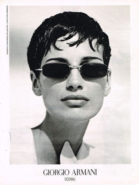 Retro Fashion Photography, 90s Sunglasses, Vintage Eyewear, Vintage Glasses, Photography Inspo, Mode Inspiration, Round Sunglass Women, Vintage Aesthetic, Sunglasses Vintage