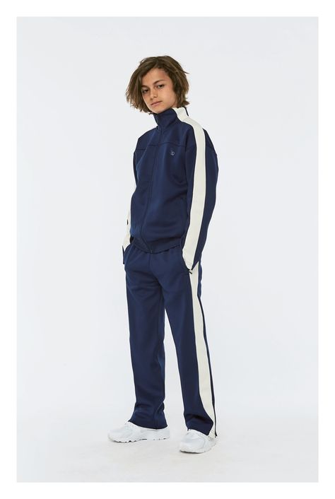 Sports Day Outfit, Active Wear Fashion, Movie Outfits, School Uniform Kids, Kids Sportswear, Kids Mood, Boys School Uniform, Sports Boys, Jacket Shirt