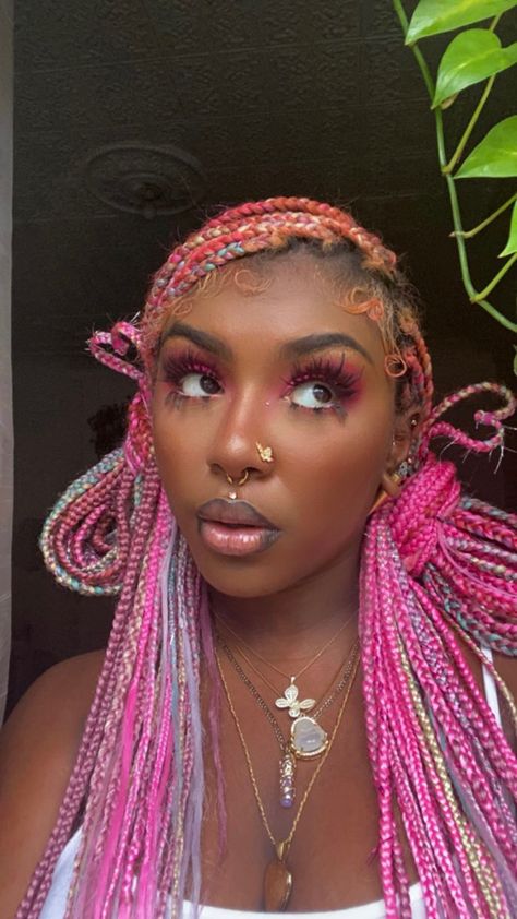 Potrait Refrences, Heart Eater, Colorful Braids, Pink Braids, Colored Braids, Cute Box Braids Hairstyles, Girls Hairstyles Braids, Dope Hairstyles, Bleach Blonde