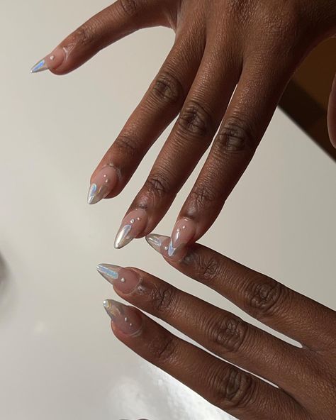 chrome nails inspooo 🛸 Chrome Nails On Black Women, Iridescent French Tip, Iridescent French Tip Nails, Fall Nail Polish, 3d Flower Nails, French Tip Acrylic Nails, Tip Nails, Nail Art Kit, Fall Nail Art