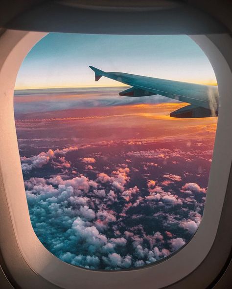 When you look out the window and this is your view.... 😍 how crazy! And would you believe I snapped this on an iPhone?! 📱 #windowseat Wallpaper Estetika, Airplane Photography, Airplane Window, Kid Friendly Travel Destinations, Travel Wallpaper, Looking Out The Window, Vacation Planning, Best Places To Travel, Sky Aesthetic