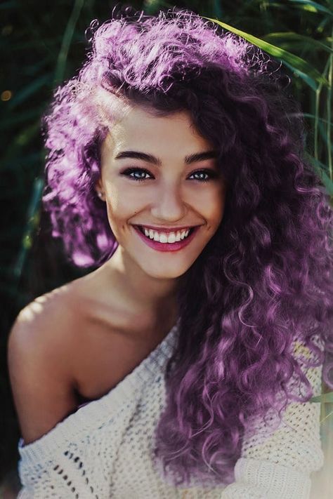 11 Eccentric Purple Curly Hairstyles to Try This Season Curly Purple Hair, Curly Color, Bold Hair Color, Violet Hair, Thick Curly Hair, Colored Curly Hair, Haircuts For Curly Hair, Curly Girl Hairstyles, Trendy Hair Color