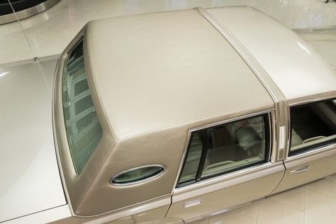 This Lincoln Continental Was Bought Brand New In 1980 And Mostly Stored For 40 Years After Just 1,500 Miles! | Carscoops Lincoln Continental Concept, Lincoln Motor, Lincoln Cars, 500 Miles, Vintage Auto, Lincoln Mercury, Leather Seats, Lincoln Continental, Wood Trim