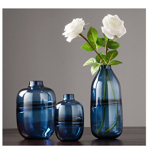 Blue Vases, Nordic Style Living Room, Glass Vase Decor, Blue Glass Vase, Vase Crafts, Glass Flower Vases, Modern Blue, Flower Ornaments, Flower Display