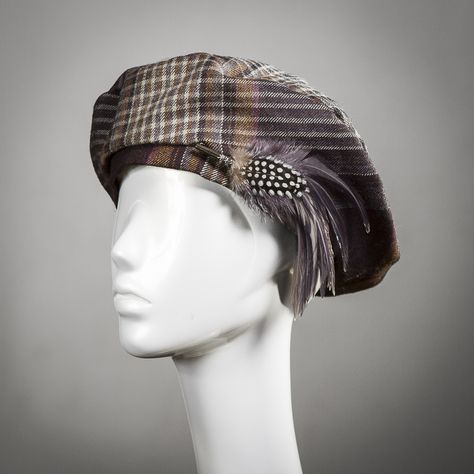 Scottish Tweed, Black Hats, Fancy Hats, Couture Vintage, Handmade Hat, People Of The World, Berets, Mad Hatter, Fascinator