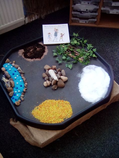 Winter Provocations, Bear Hunt Party, Baby Room Activities, Tuff Tray Ideas Toddlers, Playdough Sensory, Toddler Sensory Bins, Nature Scavenger Hunt, Going On A Bear Hunt, Reggio Inspired Classrooms