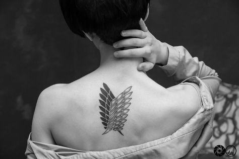 aot wings of freedom tattoo - Google Search Attack On Titan Tattoo Ideas, Tattoo Ideas Quotes, Titan Tattoo, Wings Of Freedom, Freedom Tattoos, Attack On Titan Tattoo, Levi Mikasa, Food To Eat, Brush My Teeth