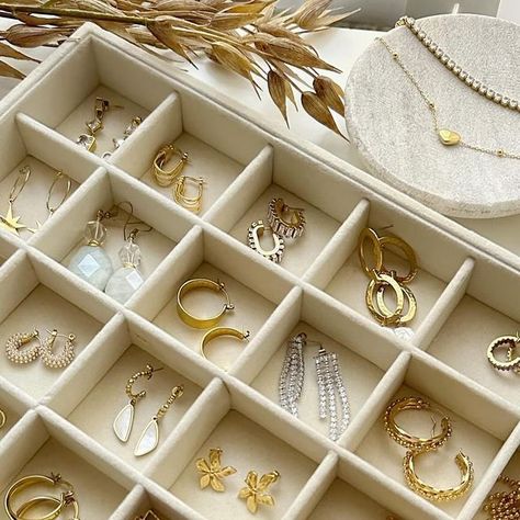 Renee + Renae Jewelry on Instagram: "Options for days ✨ 

#affordablejewelry #smallbusiness #everydayjewelry #jewelryforeveryday #jewelrystaples #handmadeearrings #goldfilledearrings #summerjewelry" Jewelry Staples, Drop Earrings Gold, Gold Filled Earrings, Affordable Jewelry, Large Earrings, Gold Drop Earrings, Summer Jewelry, Jewelry Earrings Hoops, Pearl Drop