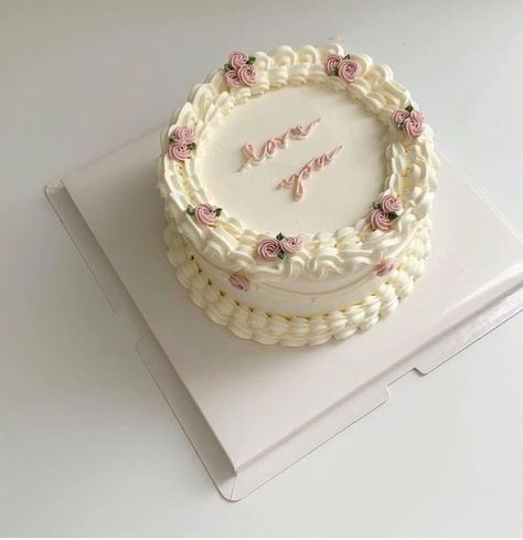 Bolo Vintage, 15th Birthday Cakes, 17 Birthday Cake, Vintage Birthday Cakes, Pretty Cake, 16 Birthday Cake, Pink Birthday Cakes, Simple Cake Designs, Mothers Day Cake