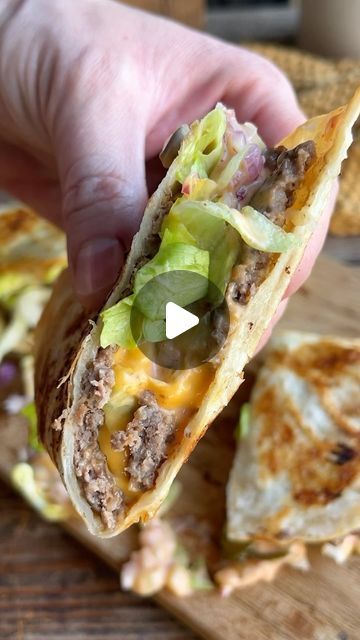 Big Mac Wrap, Burger Wrap, Cheeseburger Wraps, Classic Pot Roast, Crunch Wrap, Pot Roast Recipes, Taste Made, Big Mac, Wrap Recipes