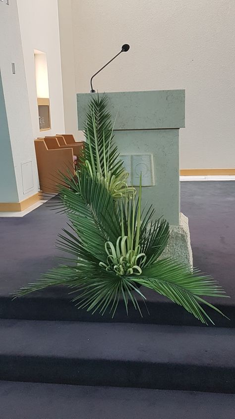 Easter Church Flowers, Advent Church Decorations, Lent Decorations For Church, Palm Sunday Decorations, Easter Floral Arrangement, Church Altar Decorations, Tropical Floral Arrangements, Tropical Flower Arrangements, Easter Flower Arrangements