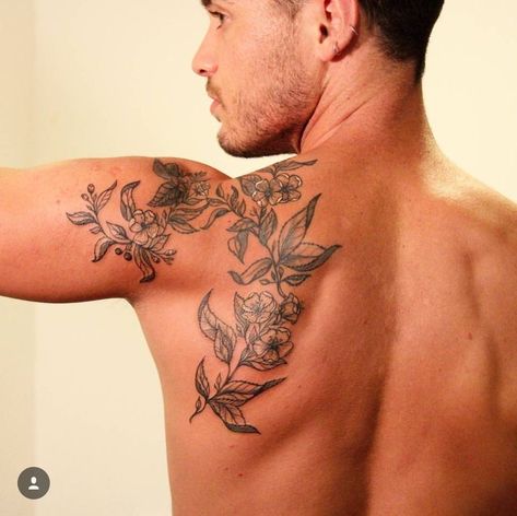 Flower Shoulder Tattoo Men, Shoulders Tattoo For Men, Shoulder Cap Tattoo Men, Mens Botanical Tattoo, Tattoo Shoulder Man, Shoulder Blade Tattoo Men, Men’s Flower Tattoo, Mens Flower Sleeve Tattoo, Simple Sleeve Tattoo