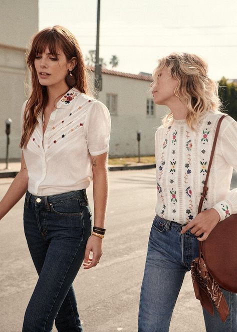 Sezane Blouse, Look Retro, Bohemian Tops, Mode Casual, Looks Street Style, Embroidered Blouse, Outfits Casuales, Parisian Style, Look Fashion