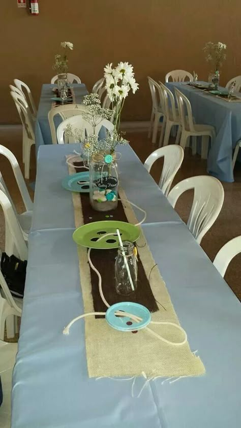 Sewing Theme Party Centerpieces, Sewing Party Ideas, Quilt Themed Party, Coraline Baby Shower Ideas, Sewing Theme Party, Quilt Themes, Sewing Birthday Party, Coraline Party, Baby Shower Table Centerpieces