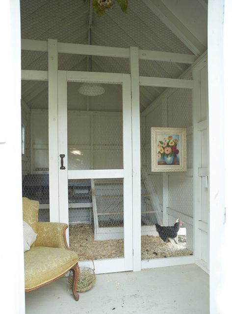 Brown Shed, Chicken Coop Shed, Chicken Shed, Duck Coop, Chicken Coup, Diy Chicken Coop Plans, Urban Chickens, Coop Ideas, Chicken Life