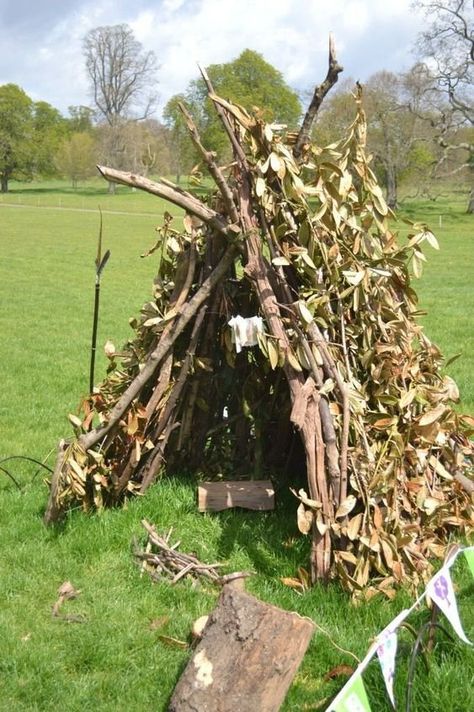 Natural Playgrounds For Your Wild Kids Den Making Outdoors, Den Building, Natural Play Spaces, Sensory Garden, Kids Outdoor Play, Natural Playground, Outdoor Classroom, School Garden, Backyard Playground