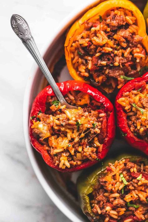 Easy, cheesy, sausage and rice stuffed bell peppers - just five ingredients and ready in 20 minutes for the perfect weeknight meal! Stuffed Peppers With Rice, Easy Stuffed Peppers, Healthy Ground Beef, Ground Beef Recipes Healthy, Bell Pepper Recipes, Fire Roasted Tomatoes, Peppers Recipes, Roasted Tomatoes, Bell Peppers