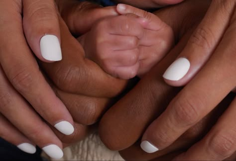 Black family photoshoot Happy Family Aesthetic Black, Babysitting Aesthetic Black, Black Motherhood Aesthetic Faceless, Mixed Family Aesthetic, Family Aesthetic Black, Adopted Aesthetic, Young Black Family Goals, Black Family Home, Black Family Aesthetic