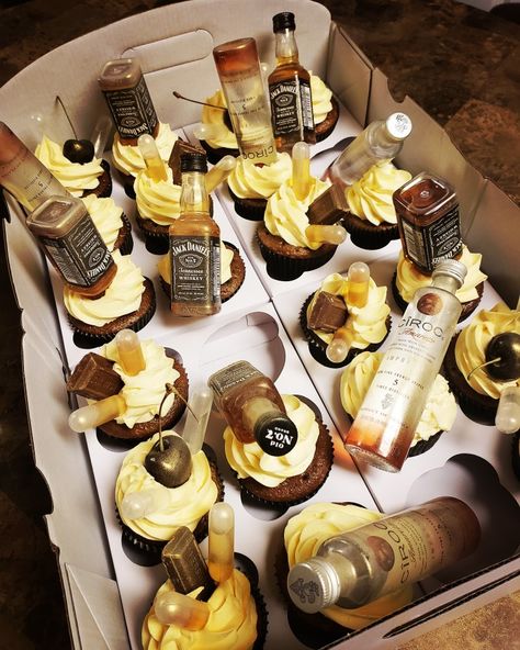 Alcoholic Cupcakes Birthday, 21st Birthday Cupcakes Alcohol, 25th Birthday Cupcakes For Him, Alcohol Cupcakes Birthday, Infused Cupcakes Recipes, 21 Cupcakes, Liquor Infused Cupcakes, Alcohol Cakes, Alcohol Desserts