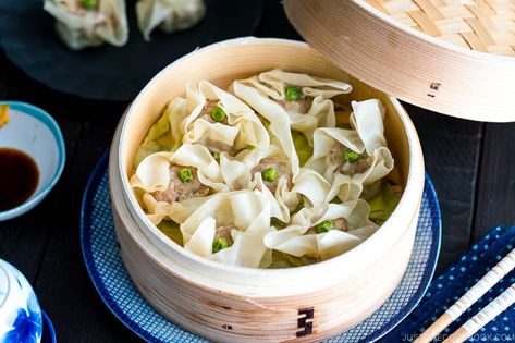 Pork Shumai (Steamed Pork Dumplings) Pork Shumai Recipe, Pork Shumai, Steamed Pork Dumplings, Japanese Appetizers, Pork Bun, Steamed Pork, Pork Dumplings, Easy Potato Salad, Easy Japanese Recipes