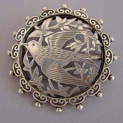 VICTORIAN silver round pierced and etched bird design brooch with beaded edge Bijoux Art Nouveau, Beaded Edge, Antiques Jewelry, Bird Jewelry, Antique Buttons, Victorian Jewelry, Silver Brooch, Morning Glory, Bird Design