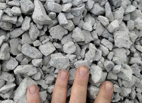 Crushed Stone #57 Best Gravel For Driveway, Driveway Culvert, Limestone Gravel, Crushed Gravel, Cobblestone Pavers, Crushed Limestone, Diy Driveway, Garden Sitting Areas, Landscaping Rock