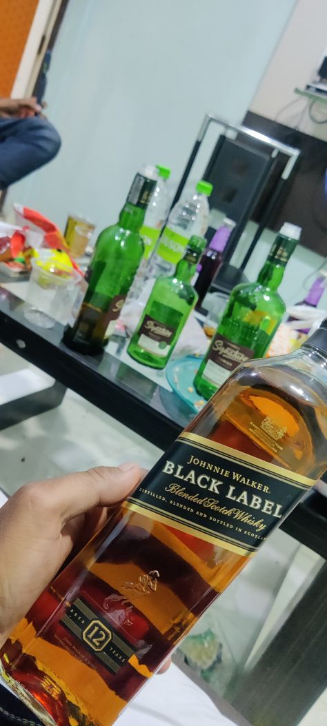 Fake Whiskey Snap, Alcohol Party Snapchat Story, Daru Bottle Snapchat Story, Daaru Party Pic Indian, Blue Label Snapchat Story, Whisky Snapchat Story, Drinking Snapchat Story, Daaru Party Snapchat, Daru Party Snapchat Story