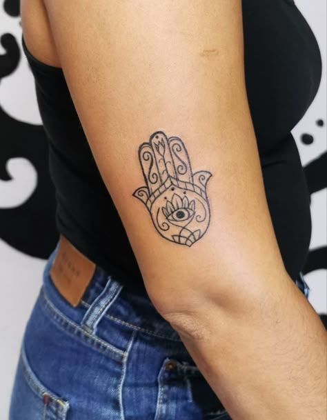 Hamsa Tattoo Women, Hamza Hand Tattoo Design, Hamsa Tattoo Simple, Jewish Hamsa Tattoo, Hamza Tattoo Design, Hamsa Hand Tattoo For Women, Hamza Hand Tattoo, Hasma Tattoos For Women, Hand Of Hamsa Tattoo