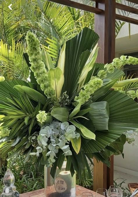 Tall Flower Arrangements, Foliage Arrangements, Tropical Flower Arrangements, Tropical Wedding Inspiration, Large Flower Arrangements, Greenery Arrangements, Luxury Wedding Decor, Creative Flower Arrangements, Flower Vase Arrangements