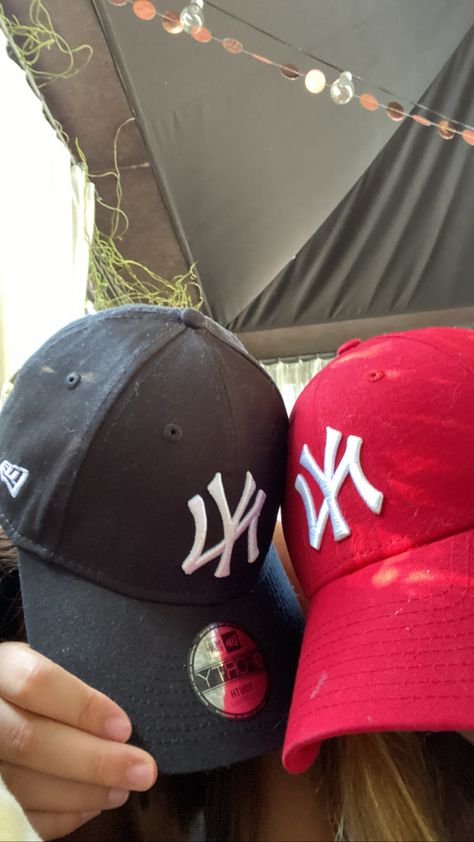 Matching Hats Friends, Aesthetic Caps, Instagram Fonts, Ny Cap, Handwriting Logo, Instagram Font, Free Handwriting, Aesthetic Lifestyle, Elegant Font