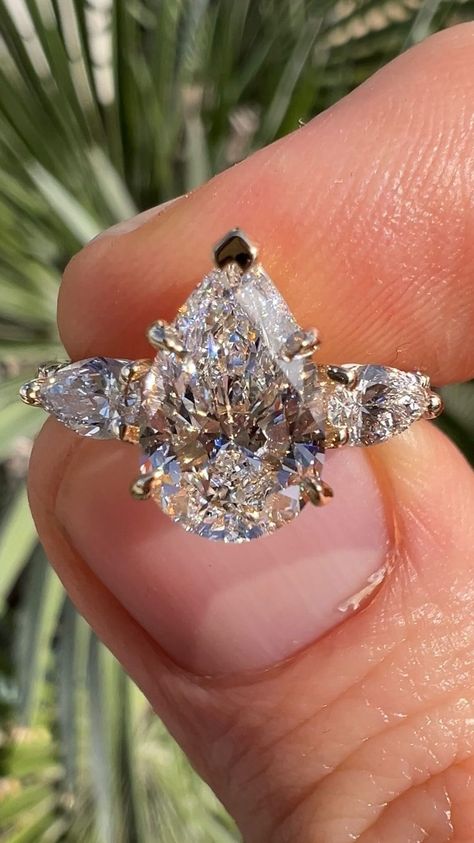 Trendy Engagement Rings, Pear Shaped Wedding Rings, Pear Shaped Engagement Rings, Three Stone Engagement, Pear Diamond, Diamonds And Gold, Three Stone Engagement Rings, 2 Carat, Three Stone Rings