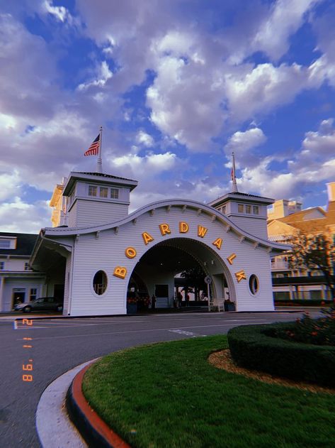 Disney World the Boardwalk Disneys Boardwalk, Disney Boardwalk Resort, Disney World With Toddlers, Disney World For Adults, Disney World Packing, Disney World Secrets, Disney Boardwalk, Disney Lifestyle, Disney Resort Hotels