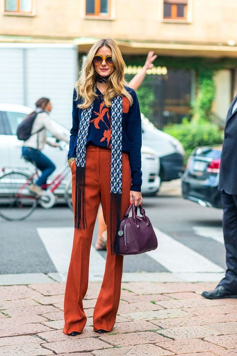 10 Best Street Style Looks From Milan Fashion Week Estilo Olivia Palermo, Milan Fashion Week Street Style, Olivia Palermo Style, Orange Pants, Street Style 2017, Chique Outfits, Estilo Chic, Milan Fashion Weeks, Spring Street Style