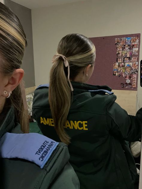 Paramedicine Aesthetic, Paramedic School Aesthetic, Emt Aesthetic Collage, Paramedic Vision Board, Paramedic Australia, Emt Class Aesthetic, Paramedic Student Aesthetic, Female Emt Aesthetic, Paramedic Aesthetic Uk