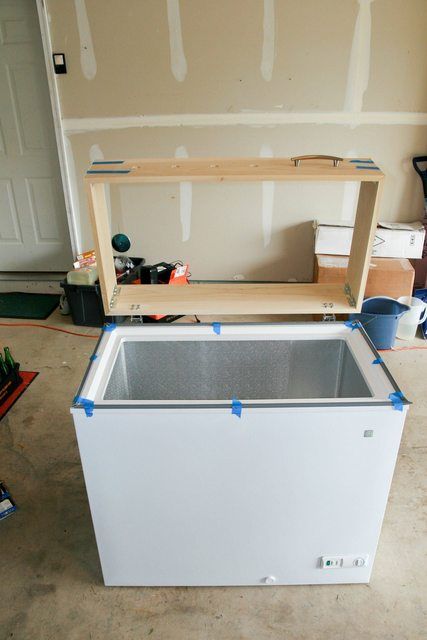 Diy Beer Tap, Keezer Ideas, Diy Kegerator, Beer Keg Ideas, Kegerator Diy, Keezer Build, Trailer Business, Beer Cellar, Diy Cooler