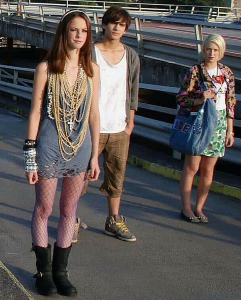 Eddy Stonem Outfits, Eddy Stonem, Skins Outfit Aesthetic, Skins Outfit, Skins Fashion, Effy And Freddie, Effy Stonem Style, Cassie Skins, Effy Stonem