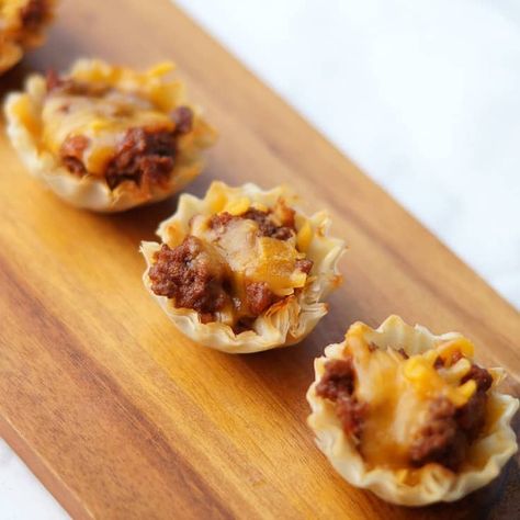 These Mini Taco Tarts are a delicious and easy appetizer that you will find yourself making time and time again! Mini Taco Cups, Taco Cups Recipe, Spicy Ranch Dressing, Cup Recipes, Mini Taco, Taco Cups, Phyllo Cups, Spicy Appetizers, Mini Tacos