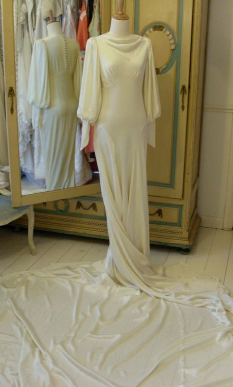 1930s Wedding Dresses, Goddess Bride, 1930s Wedding Dress, Bohemian Style Gown, 1930s Wedding, Vintage 1930s Dress, Types Of Gowns, Traditional Gowns, Popular Wedding Dresses