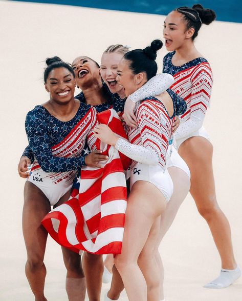 Women’s Gymnastics Olympic Gold Medalists 🇺🇸 Team Usa Gymnastics, Paris Olympics 2024, Gymnastics Stretches, Gymnastics Hair, Olympics 2024, Gymnastics Team, Acrobatic Gymnastics, Gymnastics Photography, Us Olympics