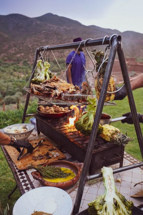 Celebrating your events with us in marrakech Firewood Cooking, Fire Pit Food, Steel Decor, Cooking Over Fire, Fire Pit Cooking, Open Fire Cooking, Bbq Catering, Outdoor Bbq Kitchen, Fire Food