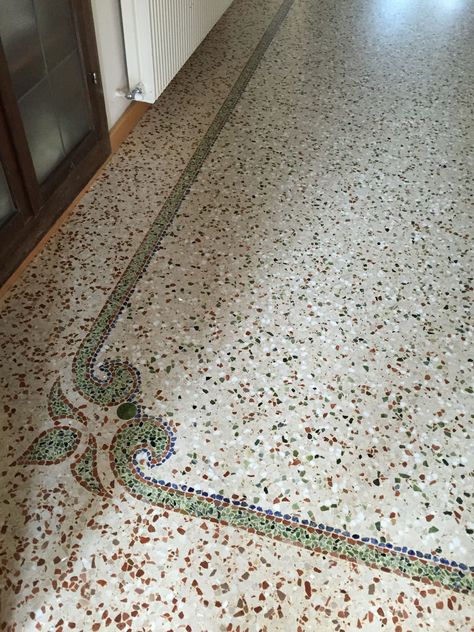 Chips Floor Design, Terrazzo Floor Design, Terrazo Flooring, Floor Pattern Design, Terrazzo Design, Dutch House, Mosaic Floor Tile, Natural Flooring, Terrazzo Tiles